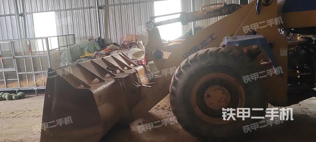 工作裝置整體（整機(jī)外觀及大件）