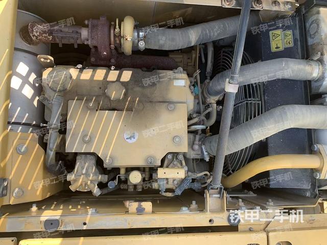 发动机整体俯视(整机外观) 发动机整体俯视(整机外观)