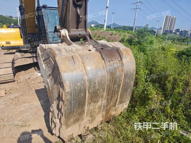 铲斗45度(工作和回转装置) 铲斗45度(工作和回转装置)