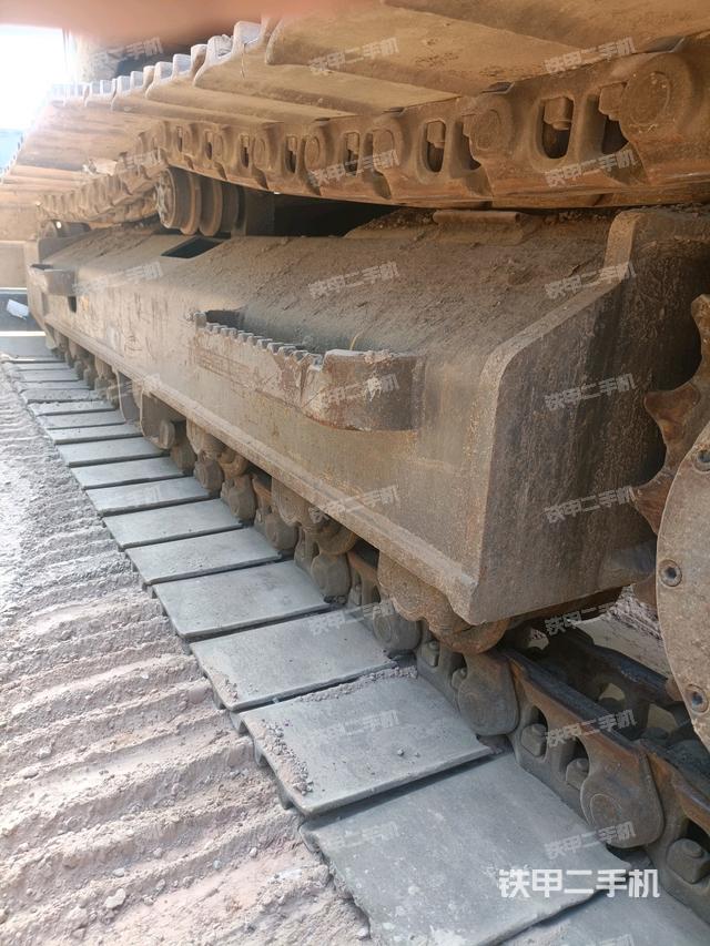 左侧履带整体 （行走机构）