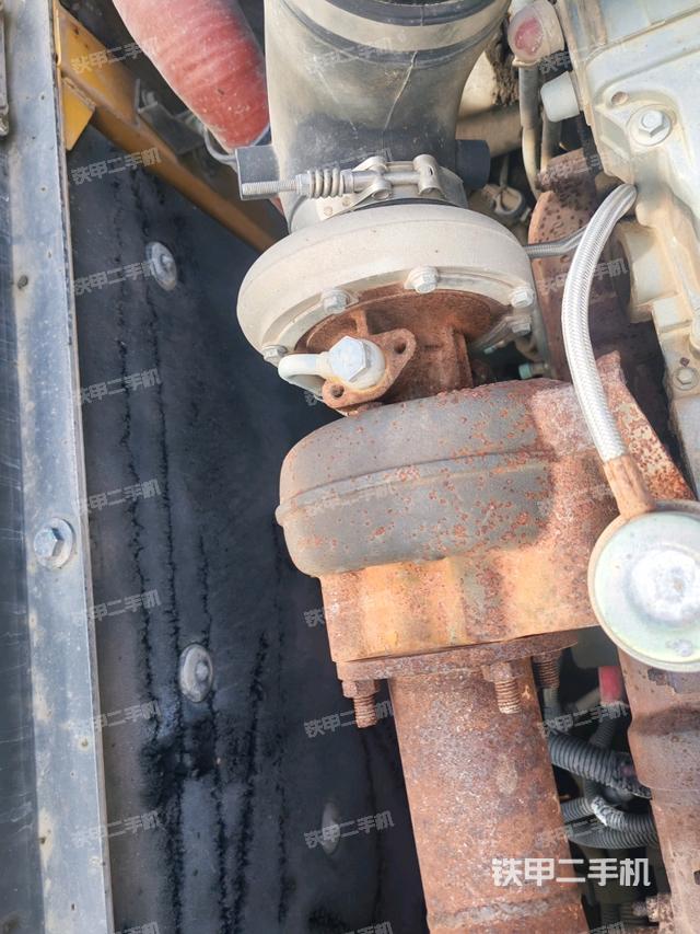 氣門(mén)室蓋螺絲特寫(xiě)（上車(chē)部件）