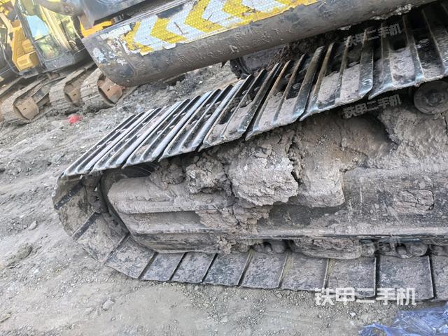 左侧履带整体 (行走机构) 左侧履带整体 (行走机构)