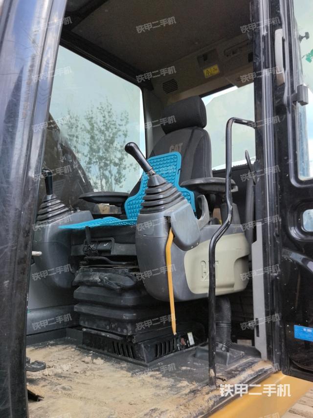 驾驶室整体(整机外观) 驾驶室整体(整机外观)