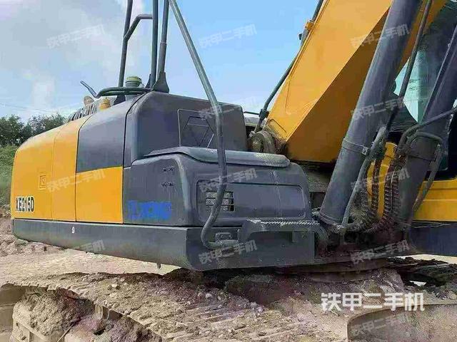 驾驶室顶部(整机外观) 驾驶室顶部(整机外观)