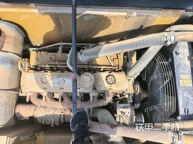 发动机室（上车部件）