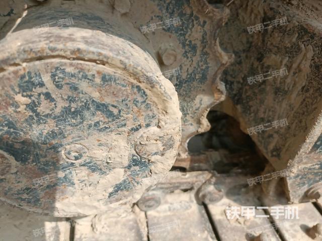 右驱动轮（行走机构）