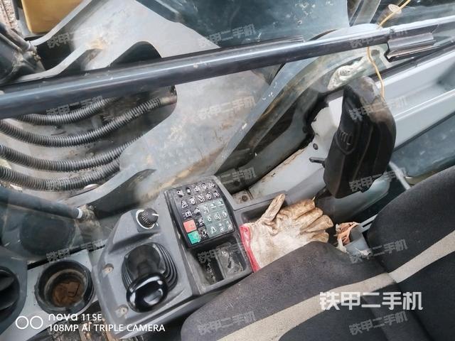 座椅右側(cè)控制臺/鑰匙門/油門/含右手柄（駕駛室部分）