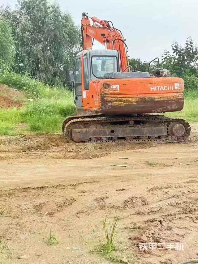 驾驶室整体(整机外观) 驾驶室整体(整机外观)