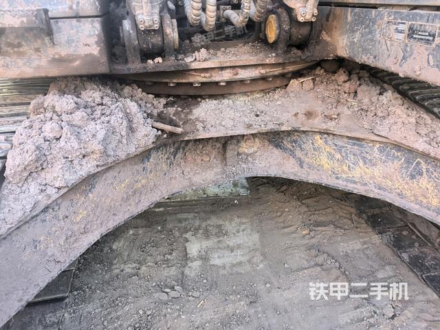 大臂根部 斜视(工作和回转装置) 大臂根部 斜视(工作和回转装置)