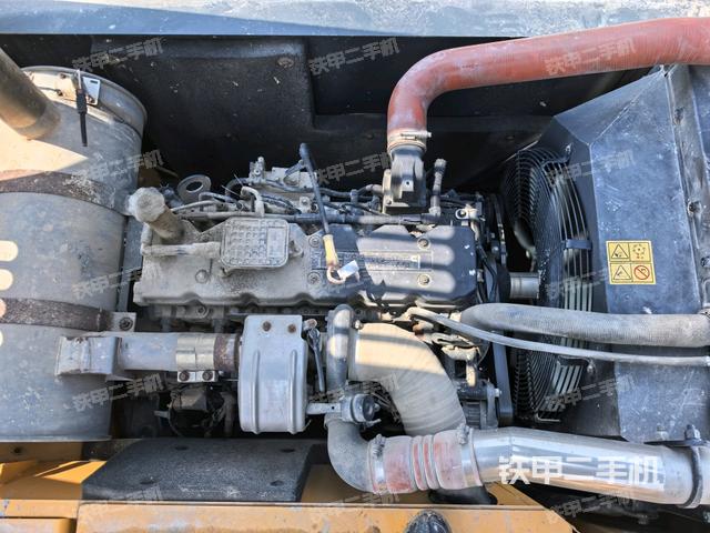 发动机室(上车部件) 发动机室(上车部件)