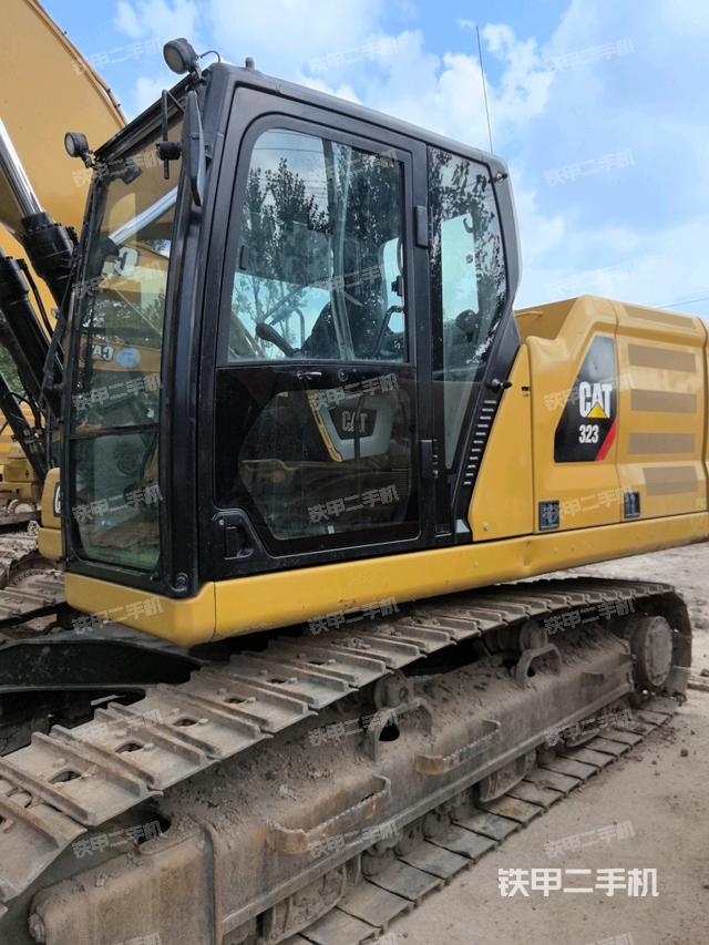 驾驶室整体(整机外观) 驾驶室整体(整机外观)