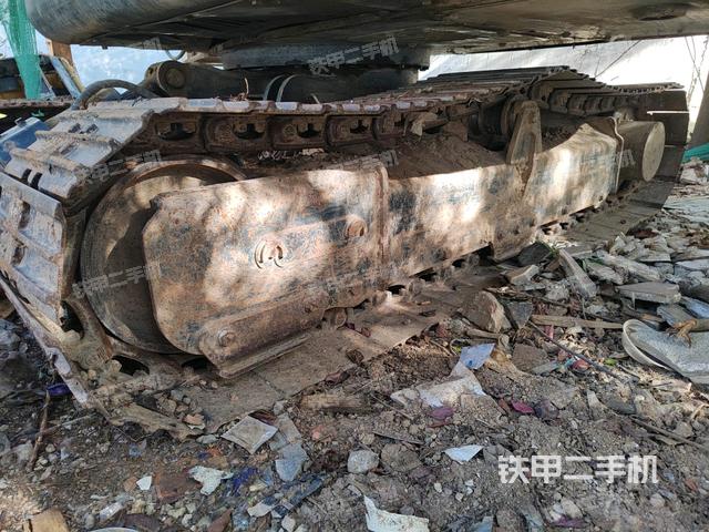 单侧履带整体(整机外观) 单侧履带整体(整机外观)