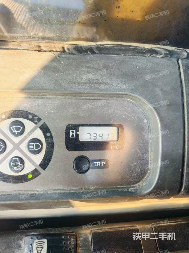 驾驶室顶部（整机外观）