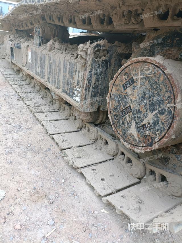 左侧履带整体 (行走机构) 左侧履带整体 (行走机构)