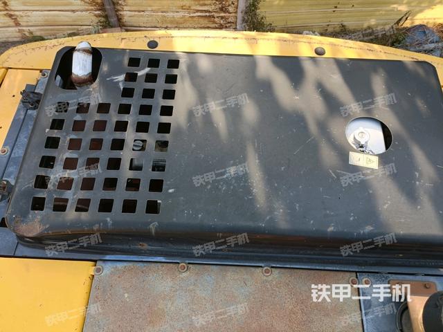 气门室盖螺丝特写(上车部件) 气门室盖螺丝特写(上车部件)