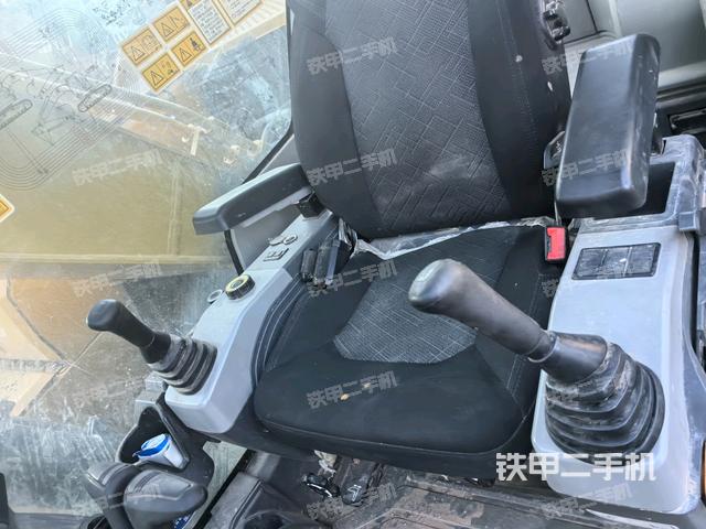 座椅后部(駕駛室部分) 座椅后部(駕駛室部分)