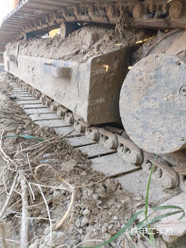 左侧履带整体 (行走机构) 左侧履带整体 (行走机构)