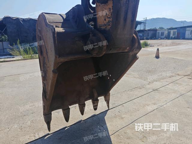 鏟斗右后整體（工作和回轉(zhuǎn)裝置）