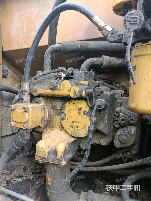 液压泵斜45 左（大件舱室）