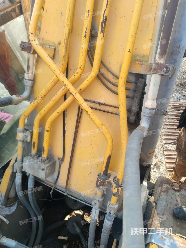 大臂背部俯视（工作和回转装置）