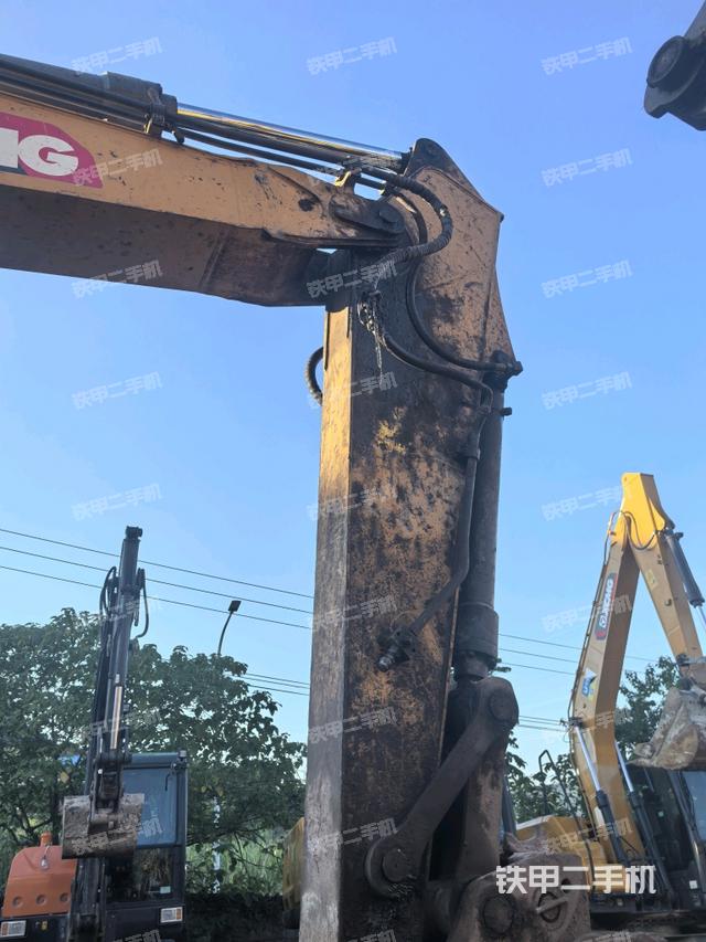 大臂整体 右侧(工作和回转装置) 大臂整体 右侧(工作和回转装置)