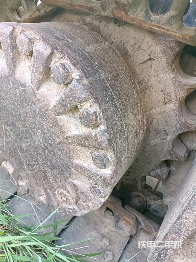 右驱动轮（行走机构）