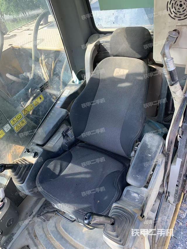 驾驶室整体(整机外观) 驾驶室整体(整机外观)