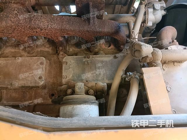 發(fā)動(dòng)機(jī)左側(cè)（整機(jī)外觀及大件）