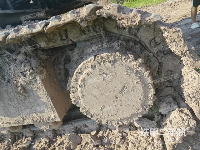 左驱动轮(行走机构) 左驱动轮(行走机构)