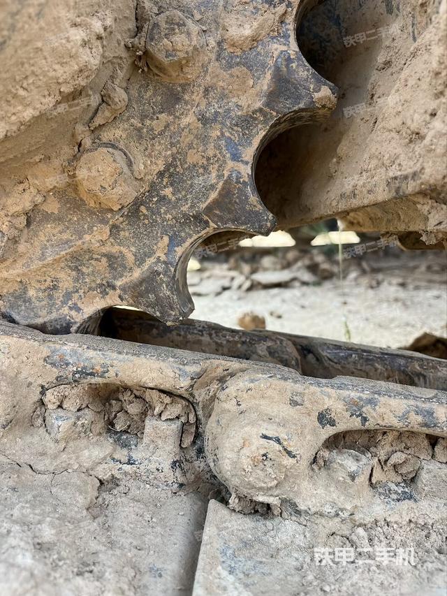 單側(cè)履帶整體（整機(jī)外觀）