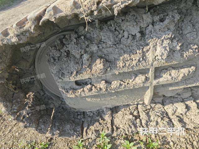 左导向轮(行走机构) 左导向轮(行走机构)