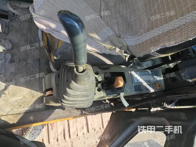 座椅左側(cè)控制臺(tái)/音響/含左手柄（駕駛室部分）