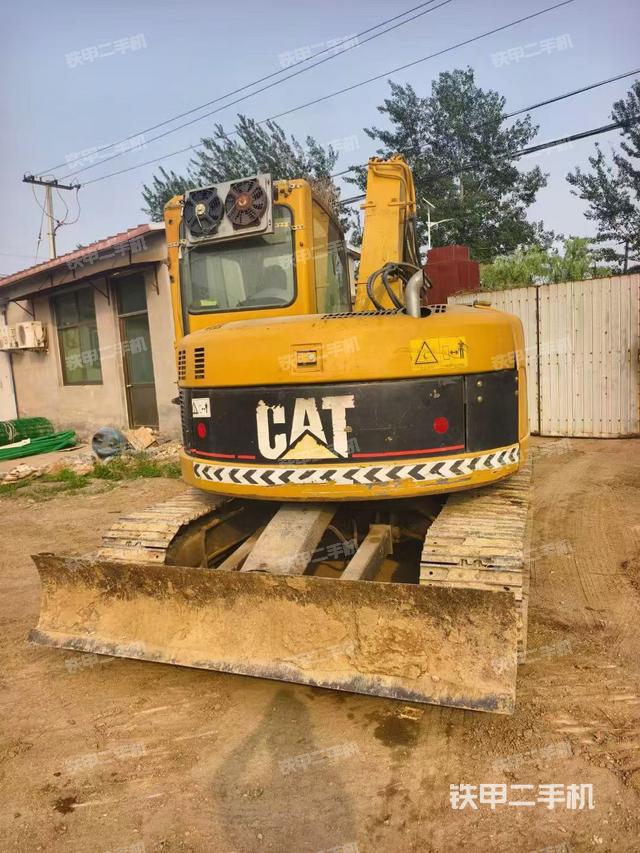 驾驶室顶部（整机外观）