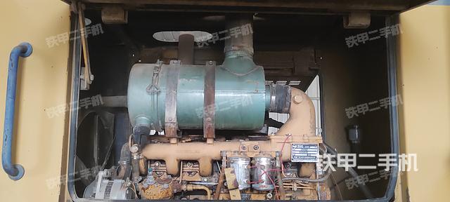 發(fā)動(dòng)機(jī)右側(cè)（整機(jī)外觀及大件）