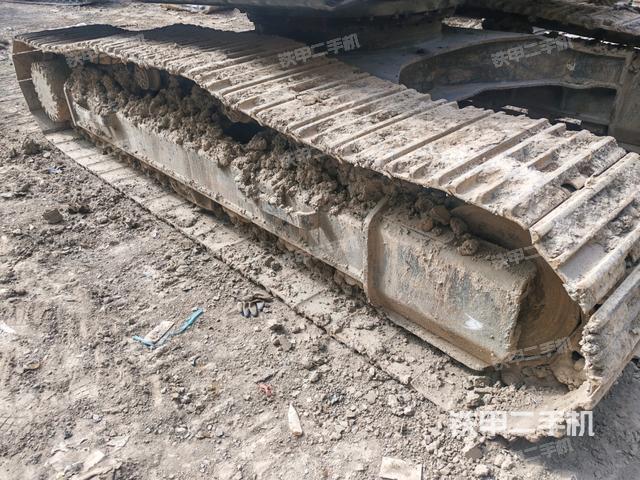 左側(cè)履帶整體?（行走機(jī)構(gòu)）