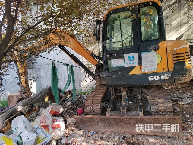 现代R 60VS挖掘机