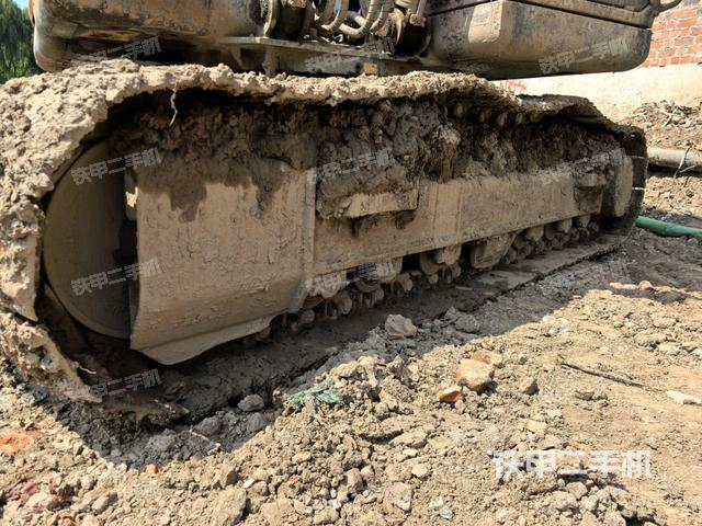 左侧履带整体 (行走机构) 左侧履带整体 (行走机构)