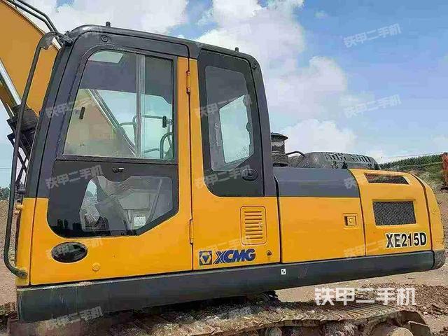 驾驶室整体(整机外观) 驾驶室整体(整机外观)