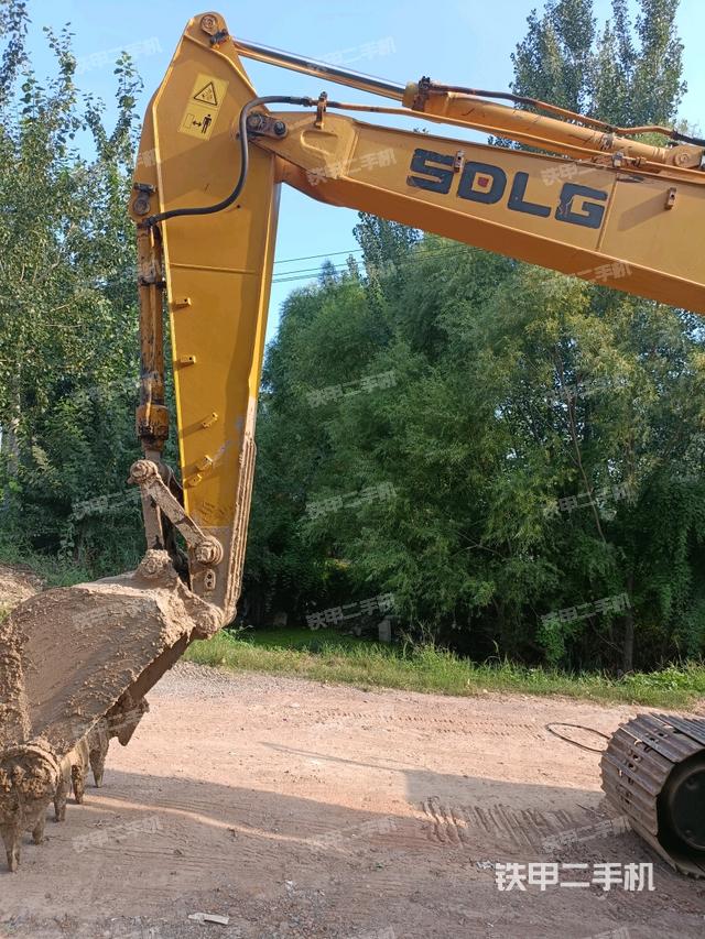 小臂整体左后（工作和回转装置）