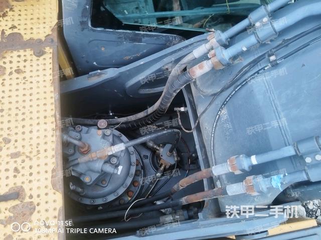 中央回轉(zhuǎn)接頭特寫（上車部件）