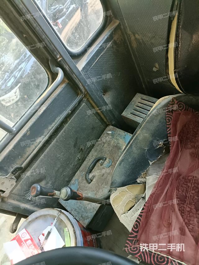 駕駛室操作臺(tái)（整機(jī)外觀及大件）