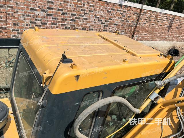 驾驶室顶部俯视(上车部件) 驾驶室顶部俯视(上车部件)