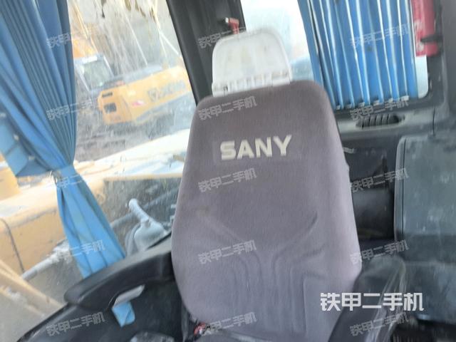 后窗玻璃角标（驾驶室部分）