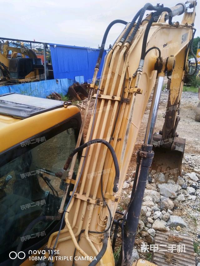 大臂背部俯视（工作和回转装置）