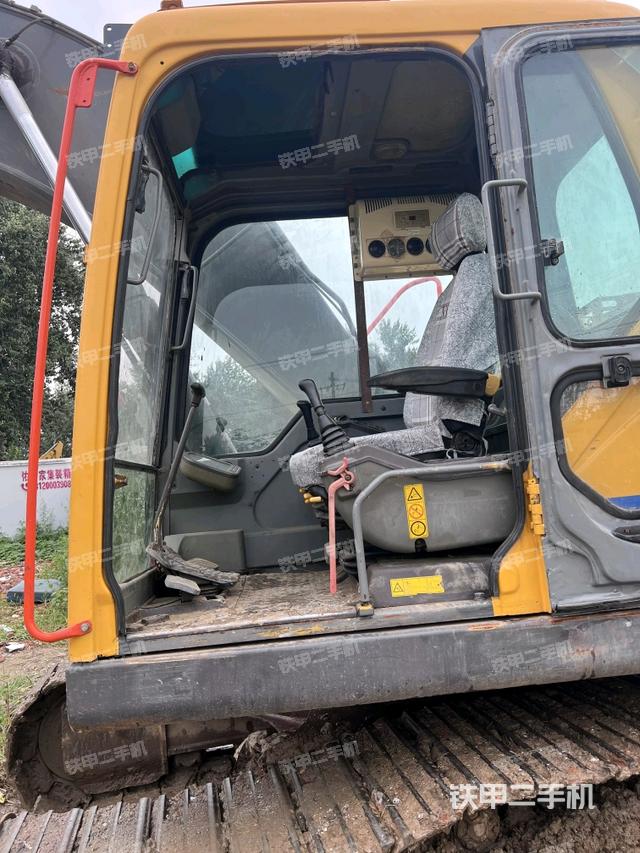 驾驶室整体（整机外观）