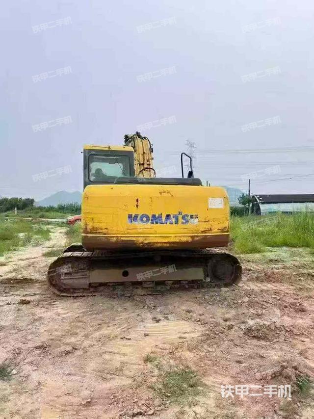 驾驶室顶部(整机外观) 驾驶室顶部(整机外观)