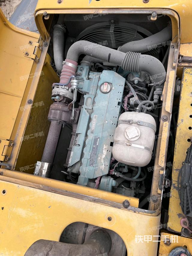 发动机整体俯视（整机外观）