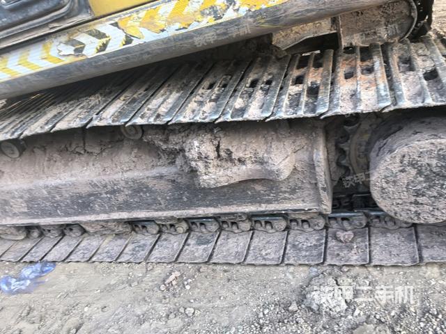 右侧履带整体(行走机构) 右侧履带整体(行走机构)