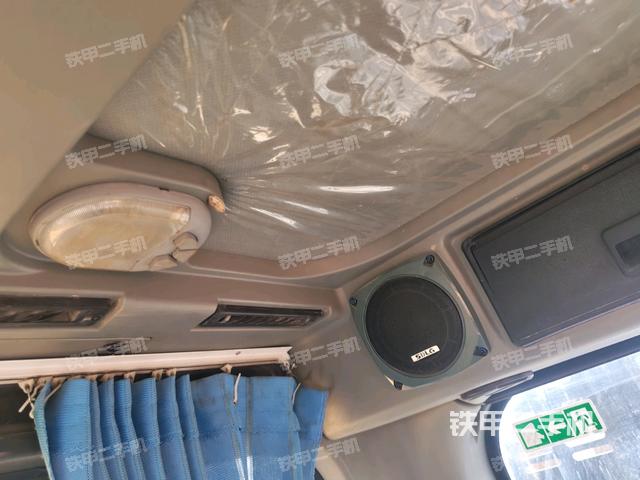 駕駛室左前45度（駕駛室部分）