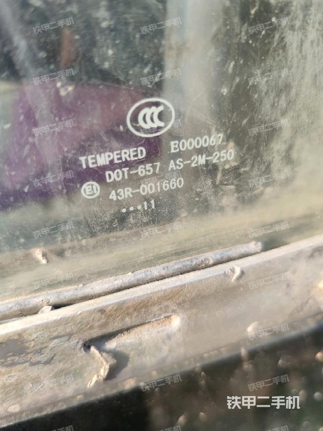 后窗玻璃角标（驾驶室部分）